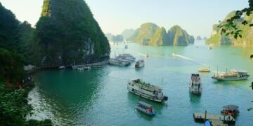 Vietnam Potong Bebas Visa WNI Jadi 14 Hari, Ini yang Perlu Diketahui 19 Vietnam, Halong bay