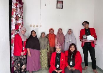 Mahasiswa KKN UNTAG Surabaya Ciptakan Alat Pengiris Pisang Elektrik untuk Dongkrak Produktivitas UMKM Gresik 46 foto ttg