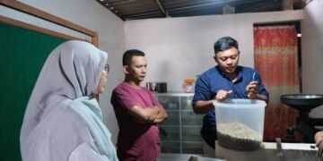 Tim Pengabdian UPN Veteran Jawa Timur Mendorong Standardisasi Produk Kopi Trenggalek melalui Pendataan Baseline Petani 56 foto utama