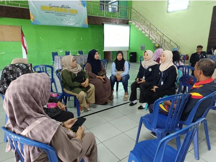 Mahasiswa UM BBM Kendalpayak Gelar Seminar Legalitas Usaha dan Pemasaran Digital bagi UMKM 47 (Focus group discussion pelaku UMKM bersama mahasiswa UM-BBM)