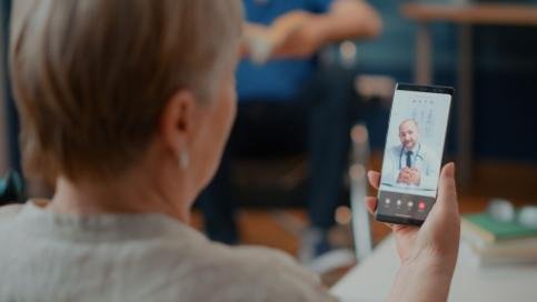 Ketika AI dan Telemedicine Bersatu: Revolusi Baru yang Mengubah Dunia Kesehatan 46 image 16 9