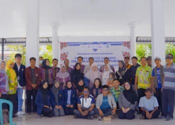 Pengabdian kepada Masyarakat Dosen D4 Administrasi Publik UNESA Desa Plintahan