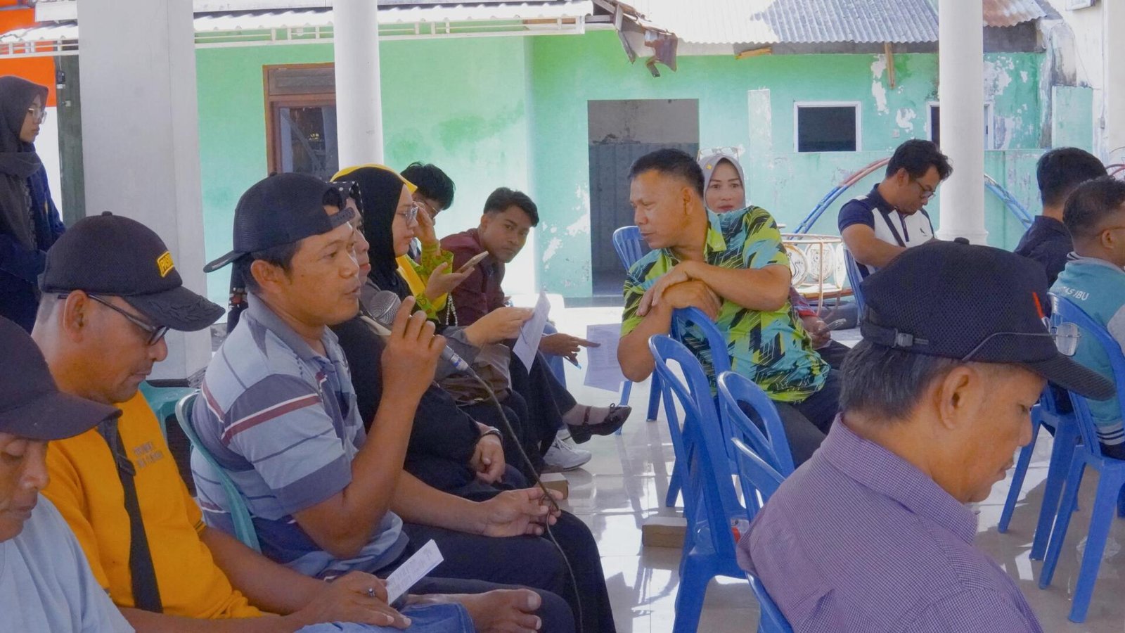 Sarjana Terapan Administrasi Publik UNESA Dorong Governansi Digital Berbasis SDGs 11 melalui Smart Village Branding Desa Plintahan 48 Kepala Dusun Binangun