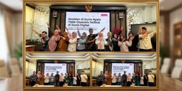 Ahmad Madani Dorong Guru dan Siswa SMK Bangun AI Visibility: Keahlian Nyata Perlu Memiliki Bukti Digital 47 Ahmad Madani membahas AI Visibility untuk SMK bersama guru dan siswa SMKN 1 Surabaya