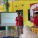 Pemaparan materi dan sosialisasi mengenai bahaya limbah kaca dan penerapan alat pemotong botol kaca mekanis kepada mitra pengelola bank sampah di Desa Raci Kulon, Sidayu, Kabupaten Gresik.