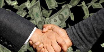 Etika Lobi dan Negosiasi dalam Advertising: Antara Membangun Kepercayaan dan Mengejar Keuntungan 56 ralphs fotos handshake 3100563 1920