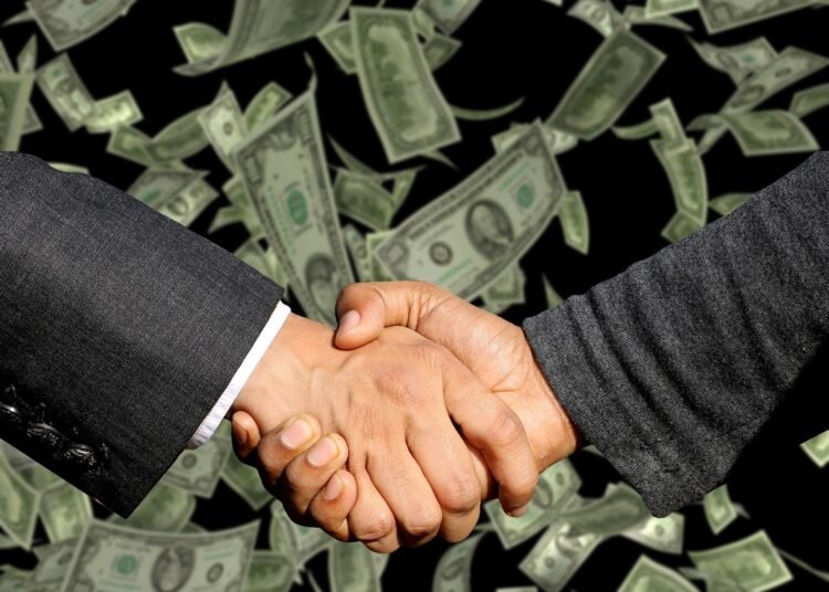 Etika Lobi dan Negosiasi dalam Advertising: Antara Membangun Kepercayaan dan Mengejar Keuntungan 46 ralphs fotos handshake 3100563 1920