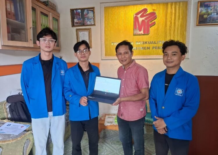 3 Mahasiswa Universitas BSI Serahkan Aplikasi Sistem Informasi Penggajian Berbasis Desktop kepada UD. MMF Toys Bekasi 46 serah terima aplikasi