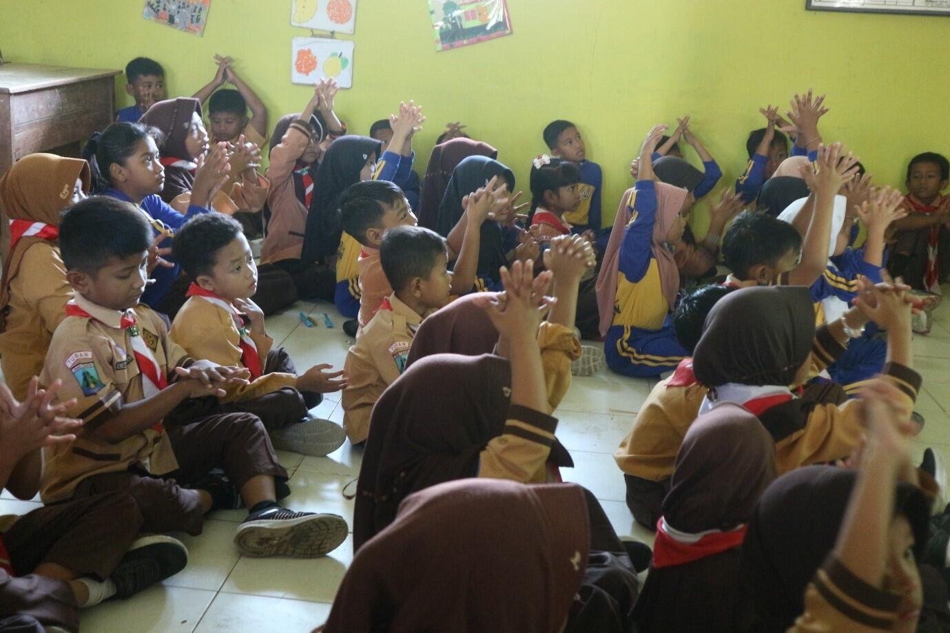Foto 3. Antusiasme siswa SDN 1 Sukorejo terhadap materi yang disampaikan. (Dok. KKN-BBK 8 Sukorejo)