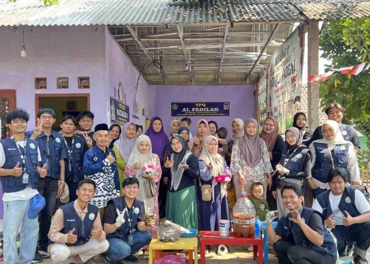 Sosialisasi EcoEnzym dan Briket Sekam Padi Mahasiswa KKN CintaAsih Universitas Buana Perjuangan Karawang 46 243584