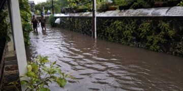 Ilustrasi banjir yang terjadi saat musim hujan (Sumber: Dokumentasi Pribadi)