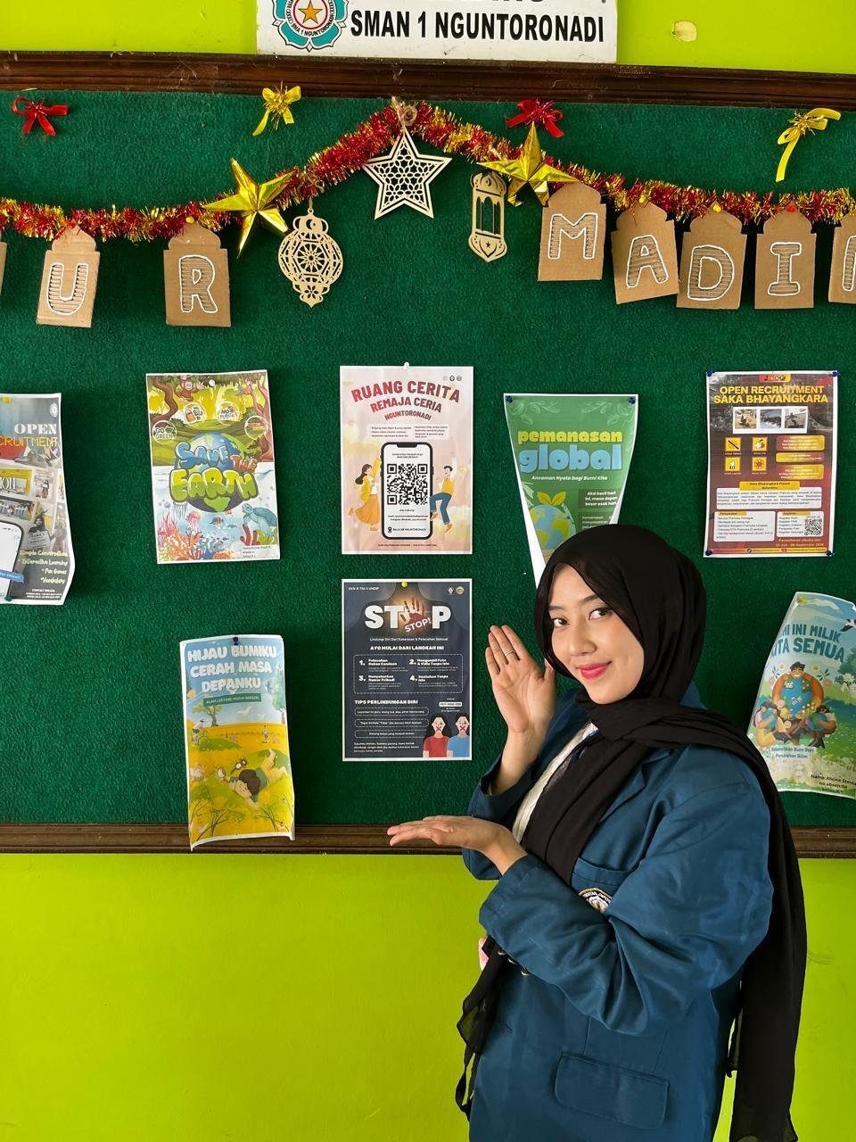 Mahasiswa Hukum KKN Undip Gencarkan Edukasi Pencegahan Kenakalan Remaja di Desa Bumiharjo 48 Penyebaran poster ruang cerita remaja dan stop kekerasan (Sumber: Dokumentasi Pribadi)