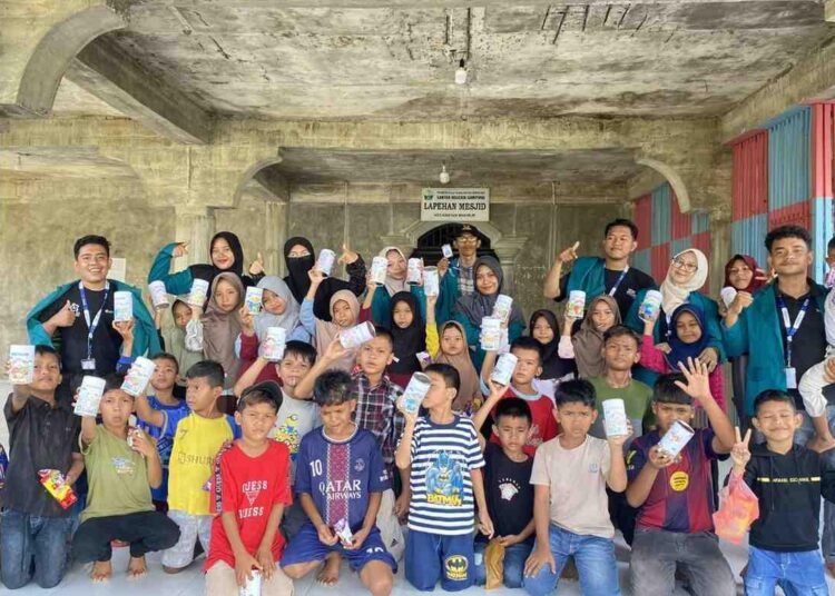 Upaya meningkatkan pemahaman pengelolaan keuangan : Mahasiswa KPM mandiri laksanakan edukasi menabung sejak dini. 46 66504 1