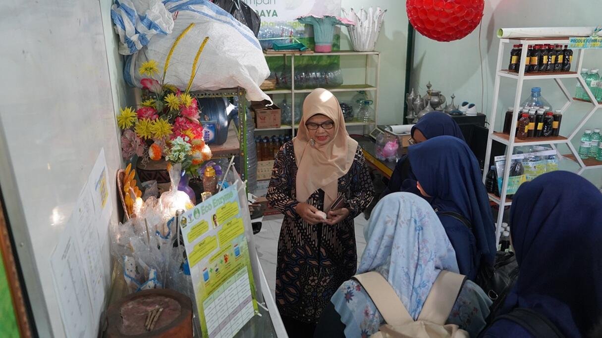 MAN 1 Yogyakarta Melaksanakan Studi Tiru Pengelolaan Bank Sampah di MAN 2 Yogyakarta 48 DSC00636