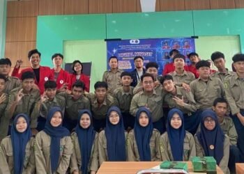 Foto Bersama Tim KPN Harapan Bangsa UMB dengan para siswa SMK Muhammadiyah 1 Tangerang (Sumber: Dokumentasi Pribadi)