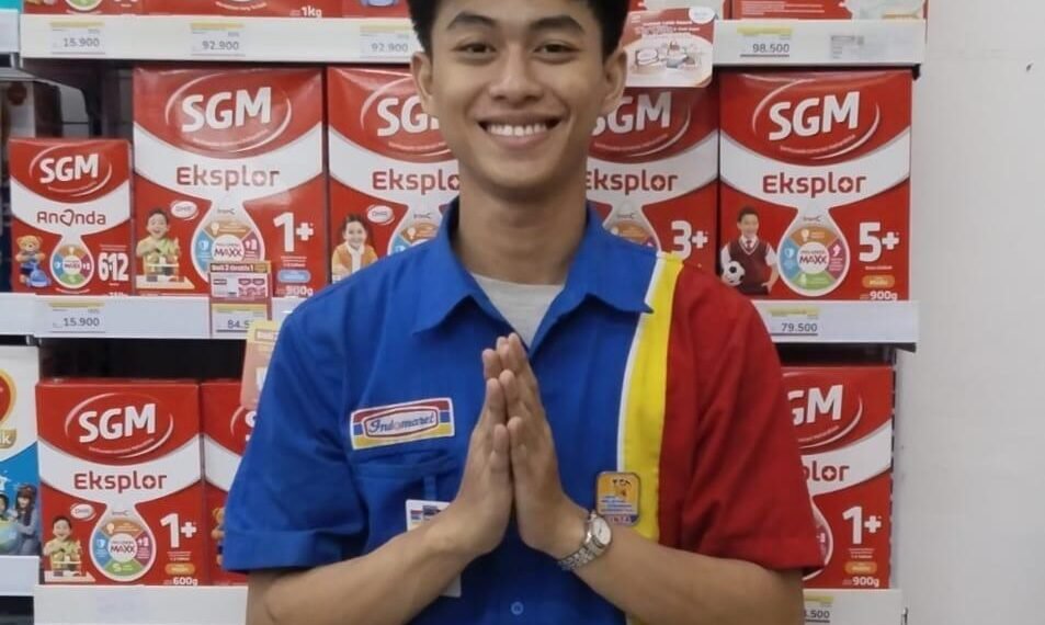 Foto Rizal karyawan Indomaret (Sumber: Dokumentasi Pribadi)