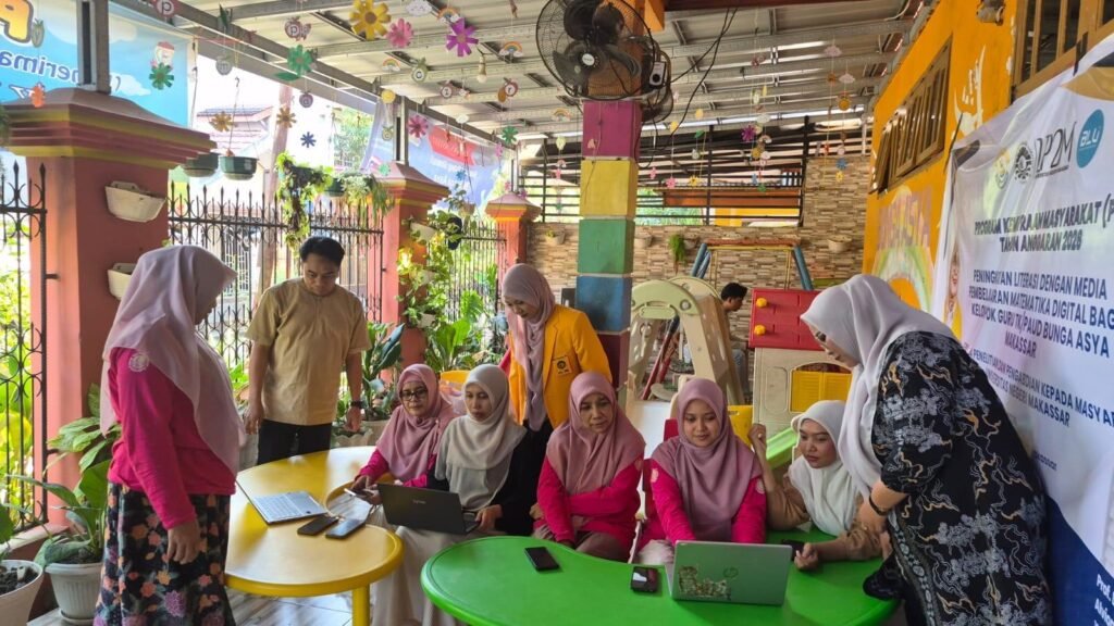 PKM UNM Tingkatkan Literasi Guru TK/PAUD Bunga Asya melalui Media Pembelajaran Matematika Digital 47 Foto kegiatan PKN UNM tingkatkan literasi guru melalui media pembelajaran digital (Sumber: Dokumentasi Pribadi)
