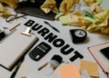 Bukan Cuma Beban Kerja, Ini Alasan Gen Z Wajib Punya Emotional Intelligence untuk Mencegah Burnout 47 Foto ilustrasi burnout (Sumber: Impression Recruitment)