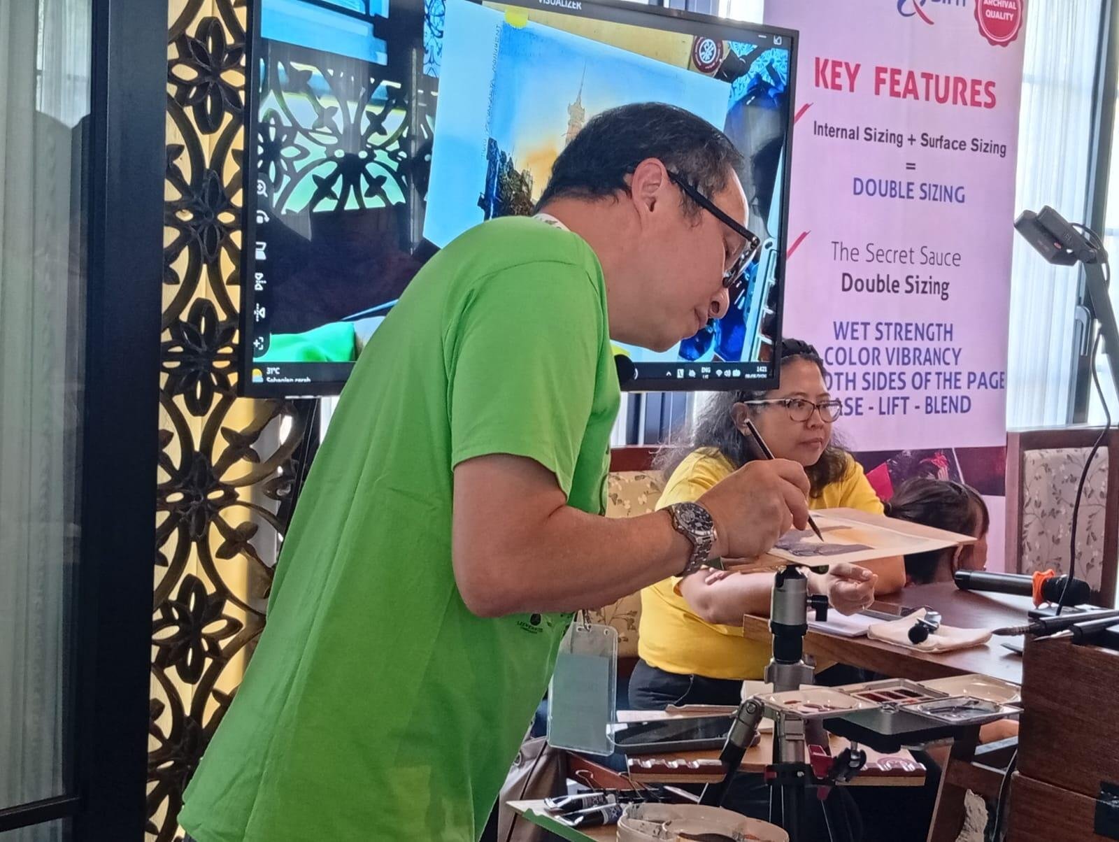 Live sketching yang dilakukan Sudarman Angir salah satu seniman sketch di Jogja (Yusuf) 