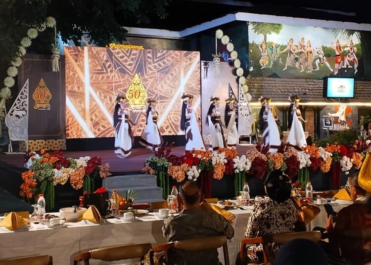 50 Tahun Ramayana Ballet Purawisata, Pengabdian Seniman Menjaga Warisan Budaya Yogyakarta 46 Malam puncak Anugerah 50 Tahun Ramayana Ballet yang dirayakan di Gazebo Garden, Tasneem Hotel Malioboro, Yogyakarta bertajuk "Satkara Ratri – Anugerah Kebudayaan Mandira Baruga” (Yusuf)