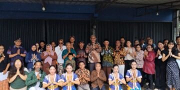 SAL Angkatan IV Dorong Gerakan Merawat Bumi dan Menyiapkan Generasi Berbasis Kearifan Leluhur 56 Sekolah Agama Leluhur Angkatan IV yang di ikuti peserta dari berbagai aliran kepercayaan di Yogyakarta ( Yusuf)