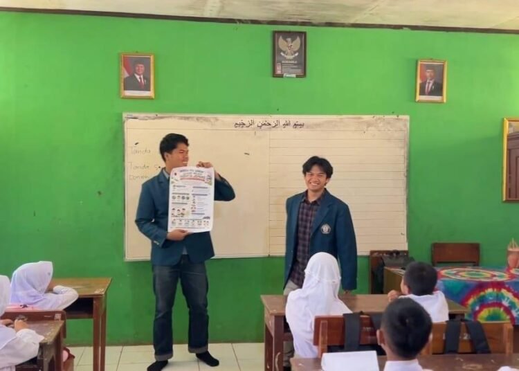 Mahasiswa KKN UNDIP Ajak Siswa SD Negeri Juragan Jaga Kebersihan melalui Budaya Jepang 46 Mahasiswa KKN UNDIP ajak siswa SD Negeri Juragan jaga kebersihan melalui Budaya Jepang (Sumber: Dokumentasi Pribadi)