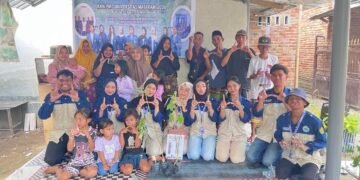 Pemanfaatan Limbah Berbasis Prinsip Keberlanjutan, Mahasiswa KKN-PMD Universitas Mataram Periode Juli-Agustus 2026 Dorong Pengelolaan Limbah Organik dan Penghijauan di 14 Dusun Desa Ubung, Kec. Jonggat, Kabupaten Lombok Tengah 56 Kegiatan sosialisasi dan edukasi kepada masyarakat mengenai pengelolaan limbah organik melalui pembuatan pupuk kompos padat dan pupuk organik cair (POC/MOL) di Desa Ubung (Sumber: Dokumentasi KKN-PMD UNRAM 2026)