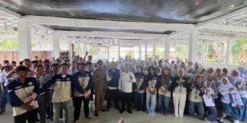 KKN-PMD Universitas Mataram Gelar Sosialisasi Narkotika dan Pernikahan Dini di SMA Negeri 1 Jonggat 57 Sosialisasi bahaya narkotika oleh BNN Provinsi NTB kepada siswa-siswi SMA Negeri 1 Jonggat dalam rangka meningkatkan kesadaran generasi muda terhadap bahaya penyalahgunaan narkotika (Sumber: Dokumentasi KKN-PMD UNRAM 2026)