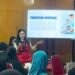 Puluhan Peserta Prolanis Ikuti Penyuluhan Penggunaan Obat Antihipertensi oleh Mahasiswa KKN Profesi Kesehatan Universitas Hasanuddin 55 Penyampaian materi penyuluhan penggunaan obat antihipertensi kepada peserta Prolanis di UPT Puskesmas Kulo. (Sumber: Dokumentasi Pribadi)