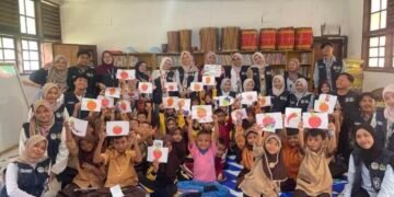 Dokumentasi mahasiswa KKN Universitas Negeri Padang (UNP) saat melaksanakan program Pilar Pencegahan Stunting (Sumber: Dokumentasi Pribadi)