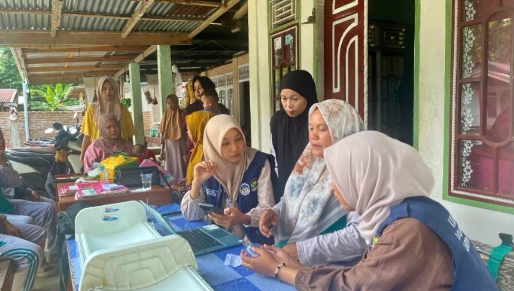 Dari Kebiasaan Sederhana Menuju Generasi Bebas Stunting: Mahasiswa KKN UNP Hadirkan Edukasi PHBS, Gizi Seimbang, dan Digitalisasi Posyandu di Nagari Balai Baiak Malai III Koto 48 Dokumentasi mahasiswa KKN Universitas Negeri Padang (UNP) saat melaksanakan program Pilar Pencegahan Stunting (Sumber: Dokumentasi Pribadi)