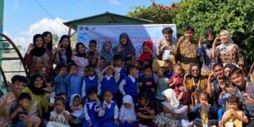 Dokumentasi Mahasiswa UM saat program Belajar Bersama Masyarakat ( UM BBM) di PAUD Melati dan TK Pancasila II (Sumber: Dokumentasi Panitia Acara)