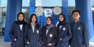 Dokumentasi Tim Maternova dari Universitas Hang Tuah (UHT) Surabaya (Sumber: Dokumentasi Pribadi)