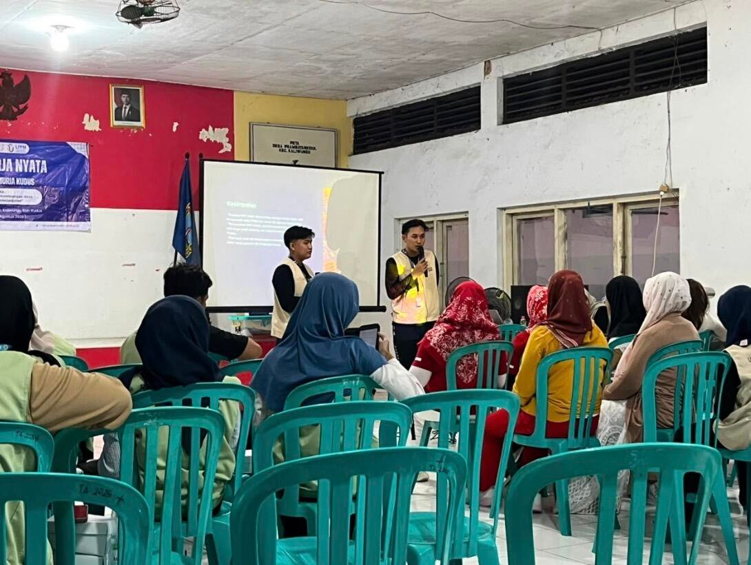 Dari Limbah Menjadi Manfaat, Mahasiswa KKN UMK 2026 Edukasi Warga Desa Prambatan Kidul Mengolah Puntung Rokok Menjadi Biopestisida Ramah Lingkungan 48 Dokumentasi Minggu (2/8/2026) yang diikuti oleh ibu-ibu di Balai Desa Prambatan Kidul. (Sumber: Dokumentasi Pribadi)