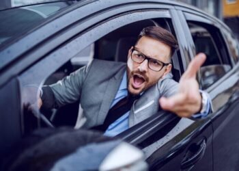 Ilustrasi fenomena road rage (Sumber: Magnific/Freepik)