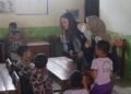 KKN Undip Tanamkan Nilai Anti-Bullying melalui Edukasi kepada Anak Desa Kemligi 49 Edukasi anti-bullying oleh mahasiswa KKN Undip bersama anak-anak Desa Kemligi. (Sumber: Dokumentasi Pribadi)