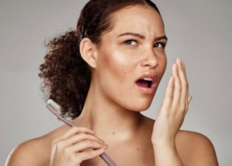 Bau Mulut Tak Kunjung Hilang Meski Rajin Sikat Gigi? Kenali Penyebab dan Cara Mengatasinya 46 Ilustrasi bau mulut tak kunjung hilang (Sumber: Royal Oak Family Dental)