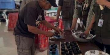 Inovasi KKN 171 UMM: Sulap Limbah Kulit Kopi Menjadi Briket Ekonomis "Brikopi Harjo" Sebagai Salah Satu Solusi untuk Mengatasi Limbah Kulit Kopi 56 Dokumentasi Kegiatan Pelatihan dan Edukasi Briket dari Kulit Kopi) (Sumber: Dokumentasi Pribadi)