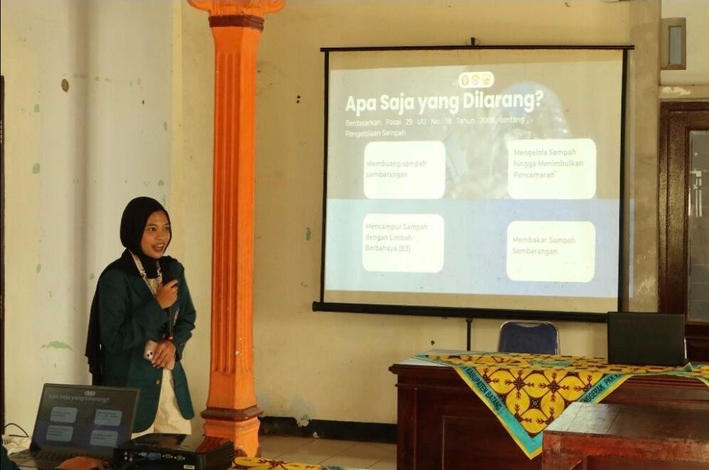 Mahasiswa KKN UNDIP Wujudkan Pengabdian melalui Edukasi Hukum di Desa Penangkan 48 Dokumentasi mahasiswa KKN UNDIP pengabdian melalui edukasi hukum di Desa Penangkan (Sumber: Dokumentasi Pribadi)
