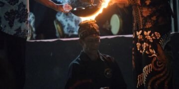 Foto 2. Penampilan tari oleh Sanggar Seni Ngripto Raras, serta Pencak Dor Macan Tunggal & Terbang Bancahan yang turut memeriahkan malam kesenian Harmoni Sukorejo. (Dok. KKN-BBK 8 Sukorejo)
