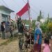 Jelang HUT RI Ke-81, Satgas TMMD Ke-129 Kodim 0601/Pandeglang Hidupkan Semangat Merah Putih di Desa Pasirgadung 51 Personel Satgas TMMD Ke-129 Kodim 0601/Pandeglang bersama warga memasang bendera Merah Putih di Kampung Pangburangan, Desa Pasirgadung, Kecamatan Patia, menjelang HUT Ke-81 Kemerdekaan RI.