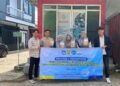 Tingkatkan Kualitas Pengemasan Rempeyek "Najwa Catering" melalui Penerapan Hand Sealer dan SOP Pengemasan 50 Tim pengabdian Universitas Jember bersama owner "Najwa Catering"