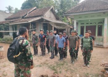 Apel Pagi di Babakan Kaju, Satgas TMMD ke-129 Langsung Gempur Rehab Mushola 49 WhatsApp Image 2026 08 10 at 08.01.43