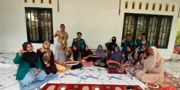 Kreatif dan Praktis, Mahasiswa KPM UIN Sultanah Nahrasiyah Kenalkan Kreasi Kue Sederhana Tanpa Oven dan Mixer 45 WhatsApp Image 2026 08 21 at 09.06.36