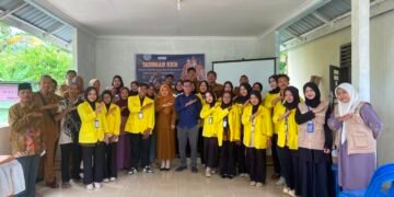 Mahasiswa KKN Fakultas Ekonomi dan Bisnis Universitas Asahan Gelar Seminar Sosialisasi Personal Branding dan Digitalisasi bagi Pelaku UMKM di Nagori Nanggar Bayu 55 WhatsApp Image 2026 08 21 at 15.57.41