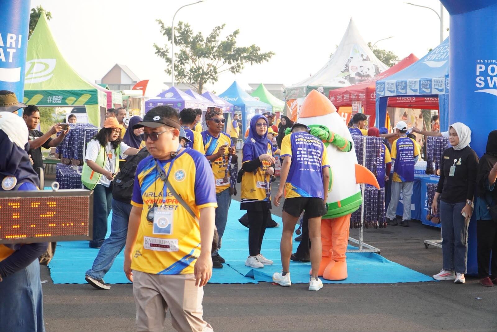 Maskot ROSHI Meriahkan Airlangga Kahuripan Run Fest 5K 2026, Bawa Rumah Sakit Lebih Dekat dengan Masyarakat 49 WhatsApp Image 2026 08 23 at 12.13.33