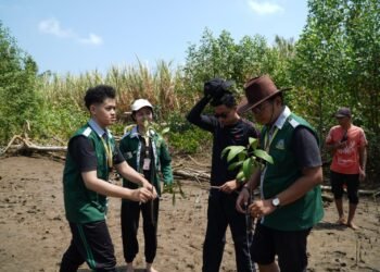 50 Loa Ditancapkan, PKPL UM dan Komunitas Tegalsari Maritim Gerakkan Aksi Hijau 46 WhatsApp Image 2026 08 26 at 18.18.53