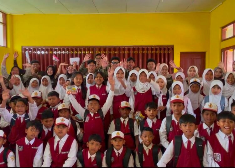 Mengukir Senyum Tanpa Takut: Mahasiswa KKN 171 UMM Membangun Ruang Aman dan Gigi Sehat bagi Anak SD 46 Dokumentasi anti bulliying di SDN 01 Harjokuncaran (Sumber: Dokumentasi Pribadi)