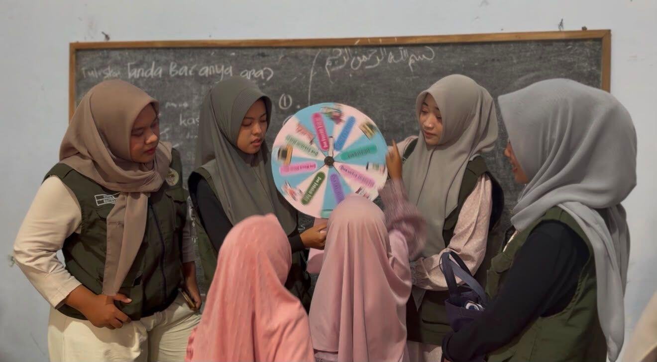 Mengaji Jadi Lebih Menyenangkan! Aksi Seru Mahasiswa KKN 171 UMM Dampingi Santri TPQ Desa Harjokuncaran 47 WhatsApp Image 2026 08 27 at 10.52.01