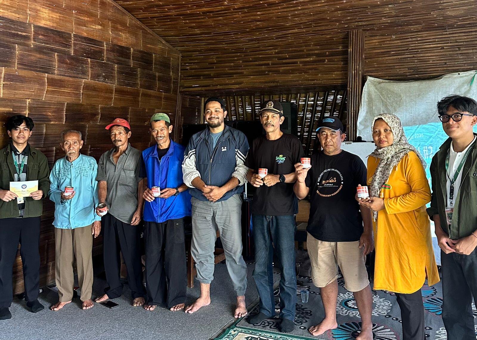 Dukung Kegiatan Mahasiswa, Rumah Zakat Cimahi Salurkan Bantuan Kornet dan Dana Operasional untuk P2M IEKI UPI 2026 49 WhatsApp Image 2026 08 27 at 21.53.54 1